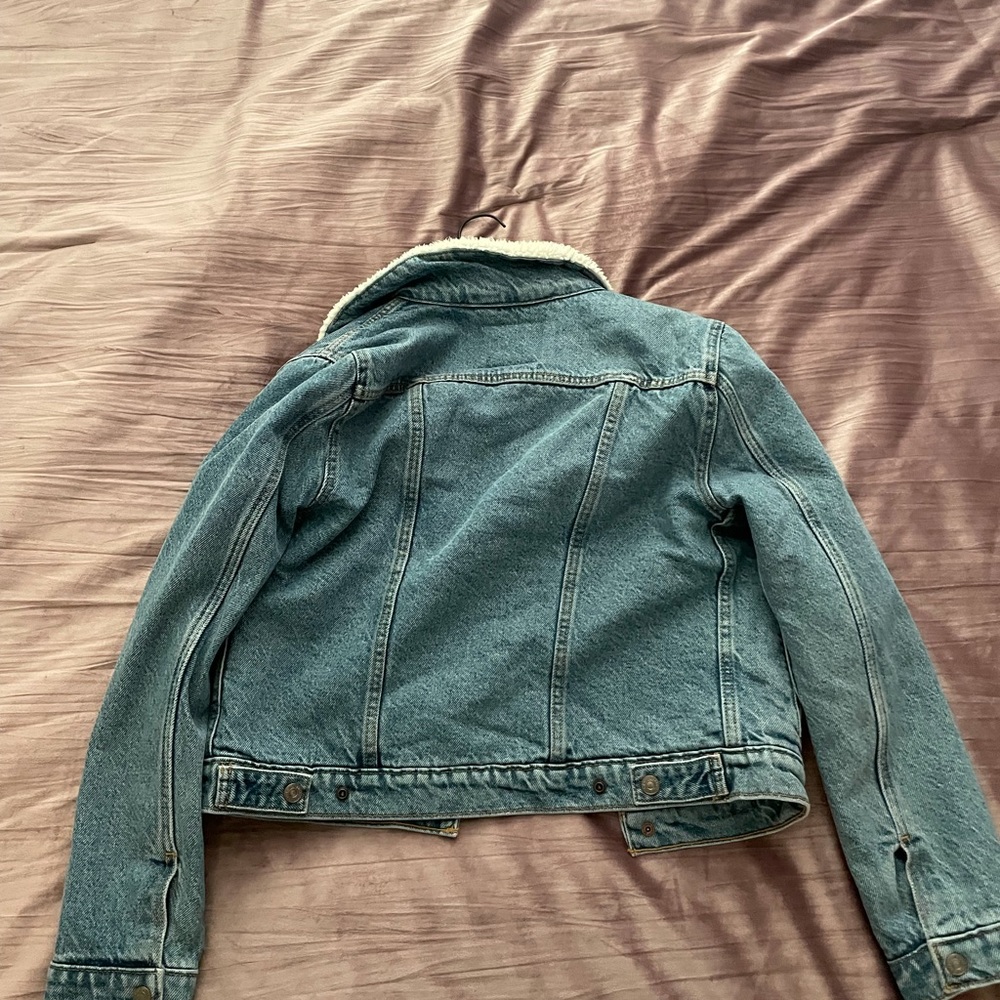 Classic Levi Sherpa jean jacket. Size small. Barely worn. Smoke free home.